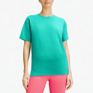 Multiple colors available Solid color slim and comfortable T-shirt