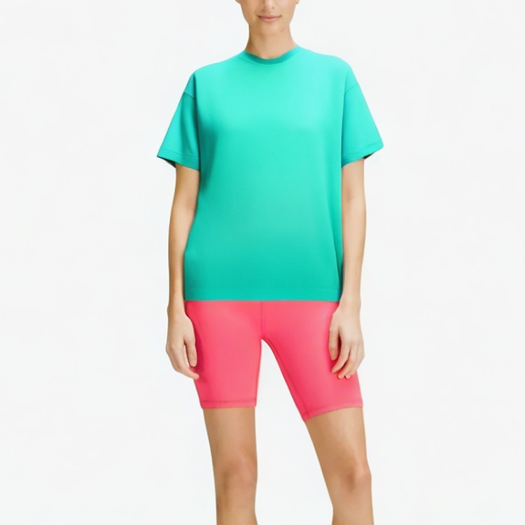 Multiple colors available Solid color slim and comfortable T-shirt